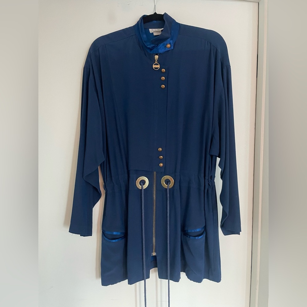 Amazing Vintage drawstring waist shirt/jacket! Great condition